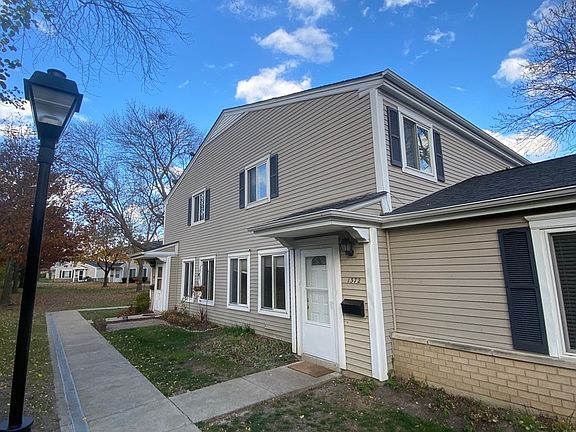 2nd image of 1372 Cove Dr #B