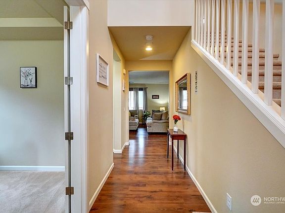 5th image of 2245 Olivia Street SE