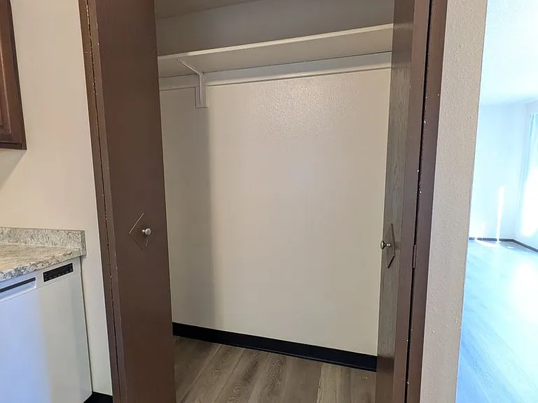 Chelsea Manor Apartments — Photo 54