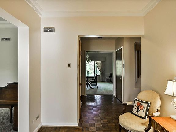 3rd image of 9038 Monmouth Dr