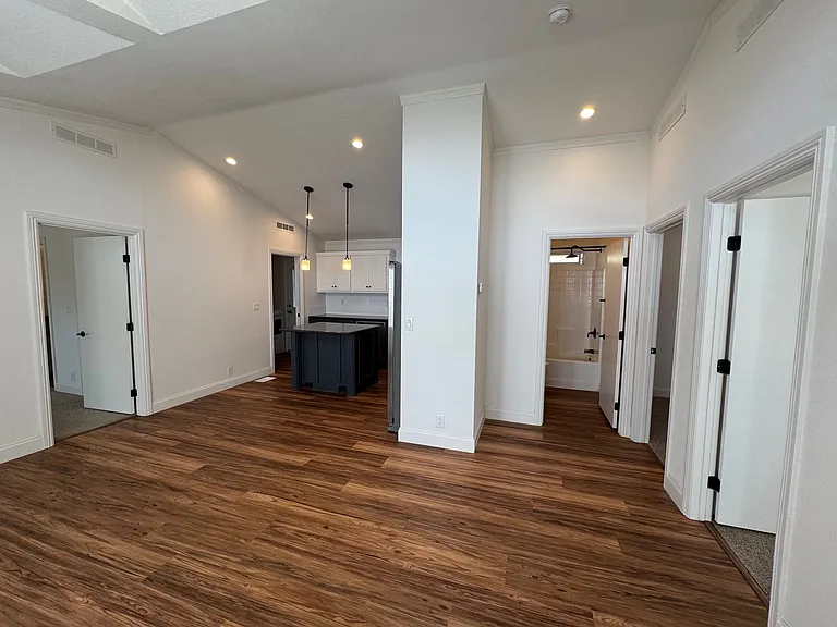 1415 Sherman St — Photo 4