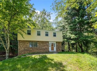 4985 Graphic Dr, Gibsonia, PA