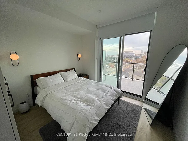 741 King St W #708 — Photo 11