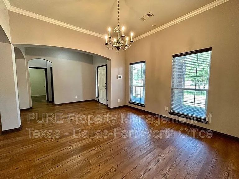 629 Madeline Ct — Photo 12