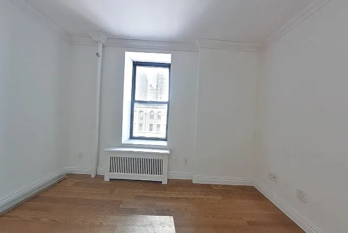 400 E 91st St #1E — Photo 3