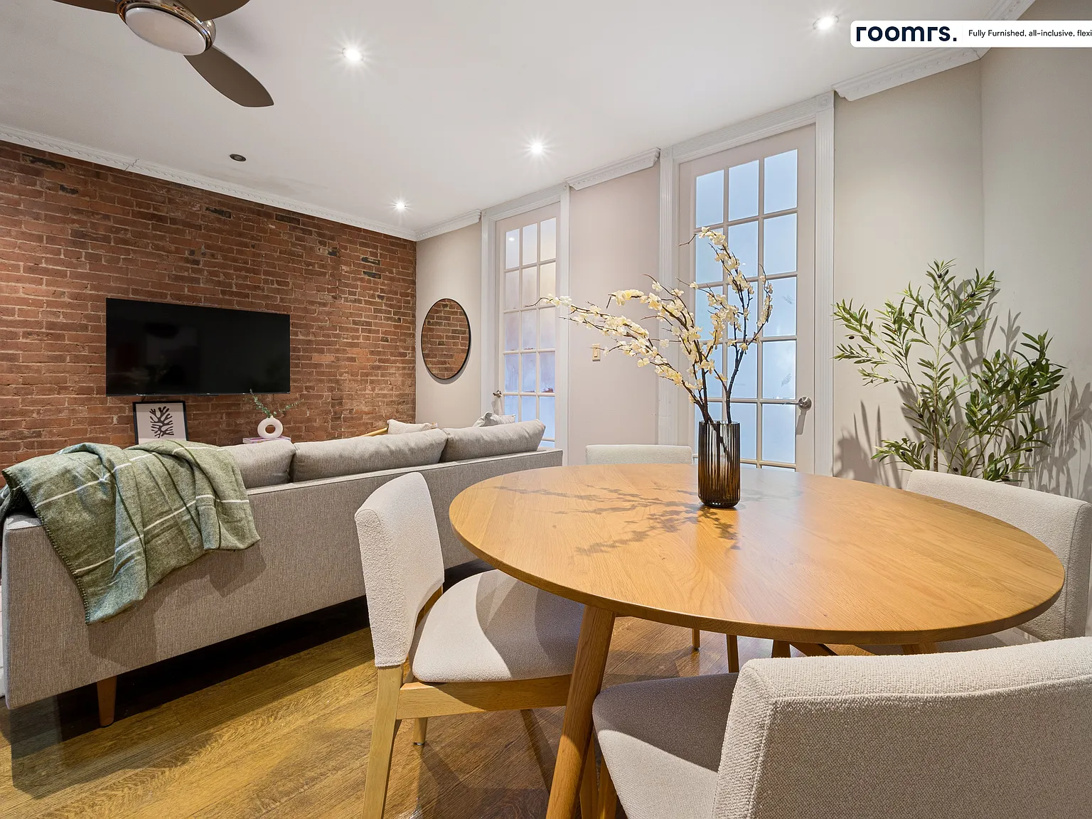4 bed, 768 sqft, $2,262 — Photo 3