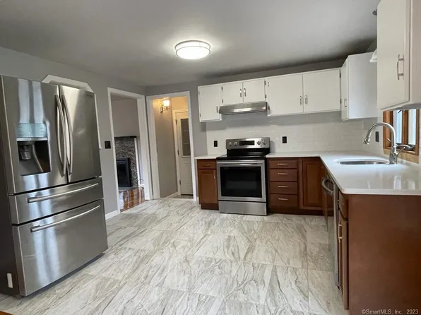 15 Ganny Terrace, Enfield, CT 06082