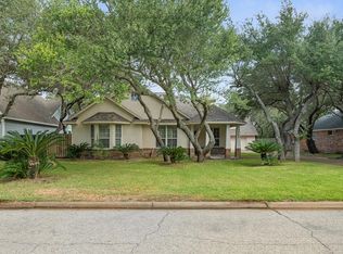 108 Marion Dr, Rockport, TX 78382