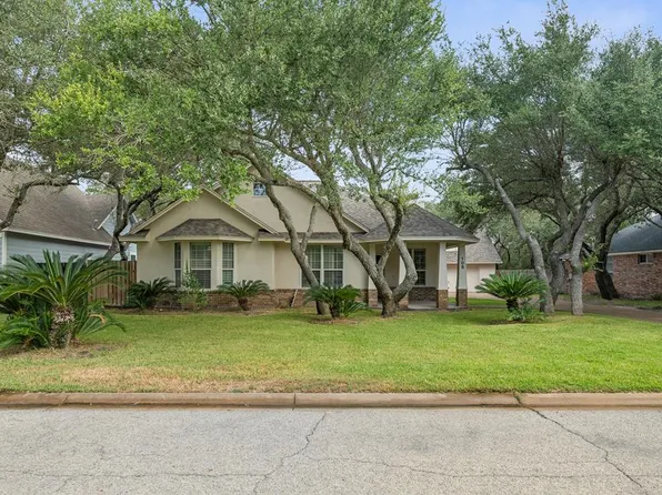 108 Marion Dr, Rockport, TX 78382