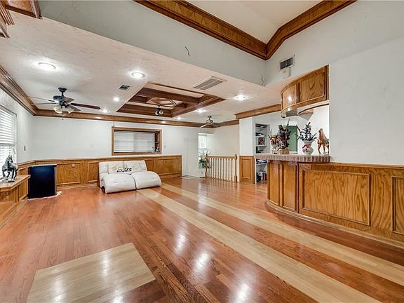 5th image of 4201 Briar Hill Dr