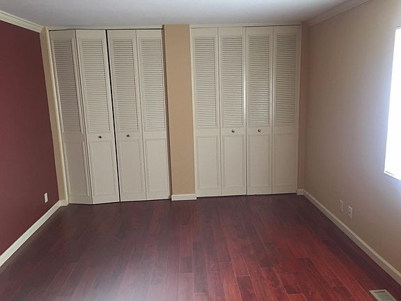 4th image of 1965 Ascot Dr APT 1