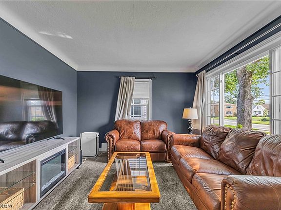 5th image of 5597 W 54th St