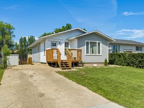 9410 E 80th Ave S, Grande Prairie, AB T8V 5J4