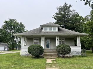 427 N Pine St, Irving, IL 62051