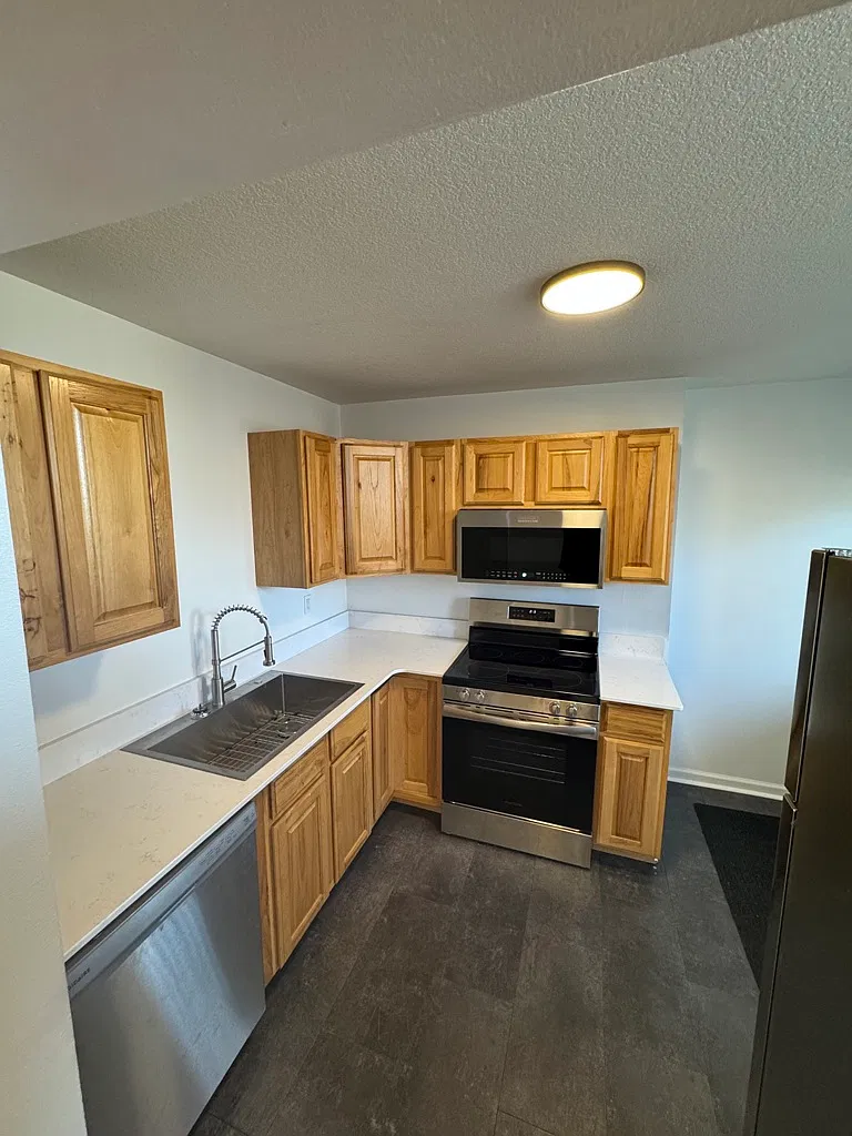 Completely Remodeled 1BR Historic East Village $1,295/mo — Photo 1