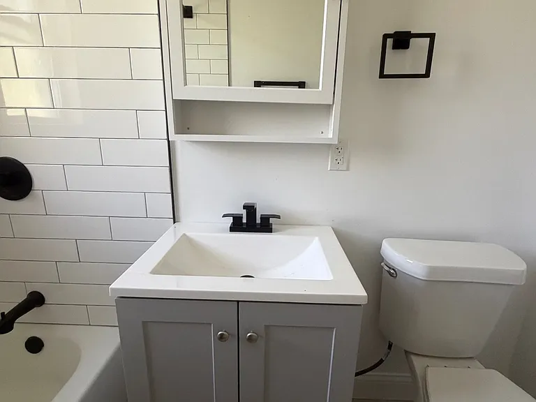 1140 Ashland St #1 — Photo 9