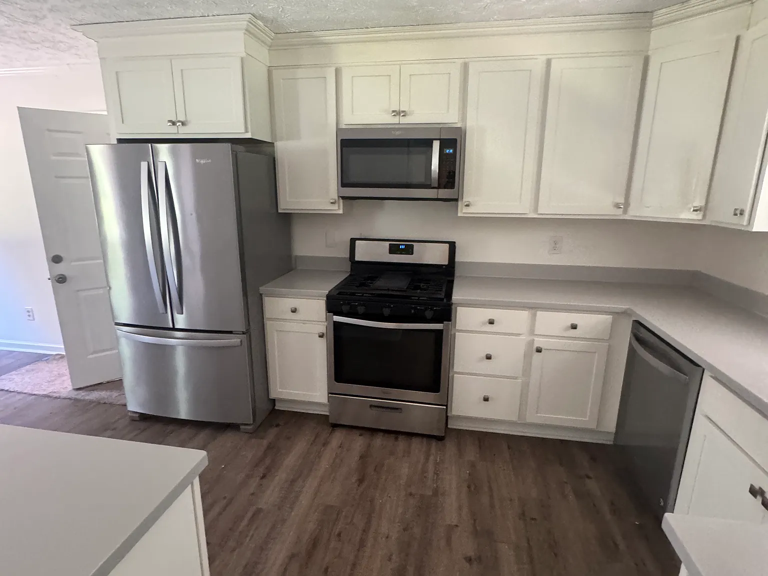3 bed, 1420 sqft, $1,750 — Photo 4