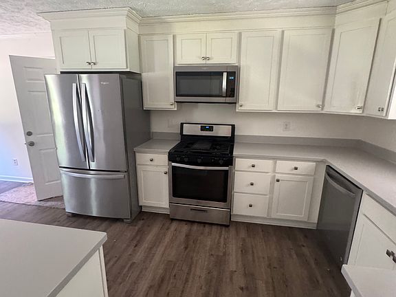 4th image of 35 Christian Woods Ln