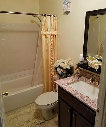 5th image of 5819 Dewitt Pl #A