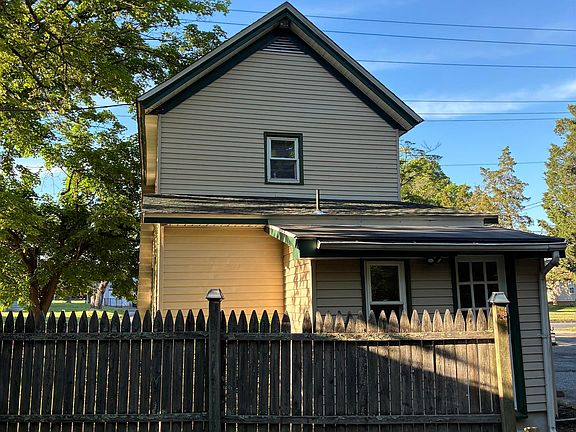 2nd image of 553 Irving Ave