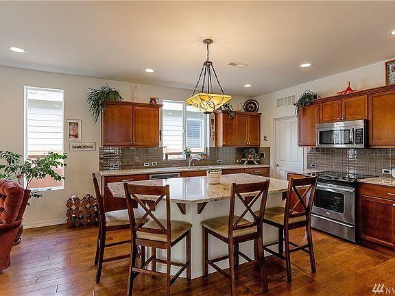 5th image of 8408 Vashon Dr NE