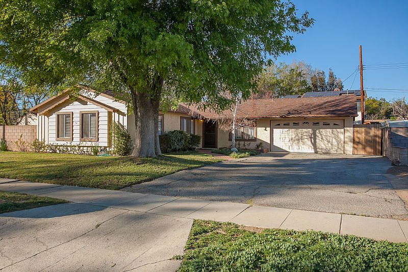 1st image of 22955 Blythe St