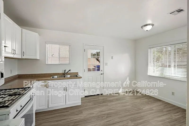 Building Photo - 1316 Iris Ave
