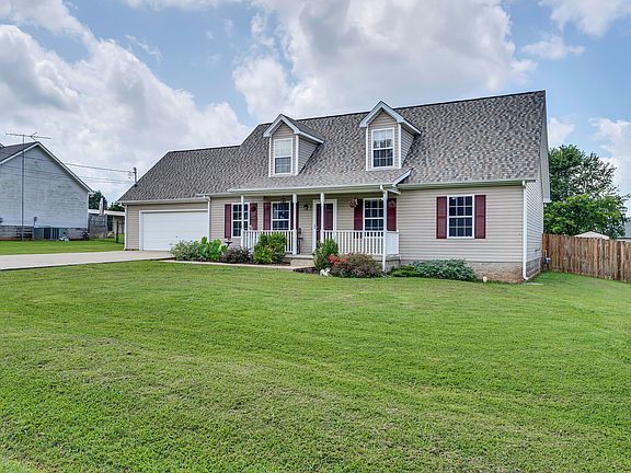 3rd image of 117 Guinevere Ct