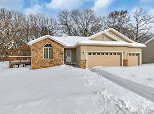 612 Oakwood Dr, Saint Cloud, MN 56304