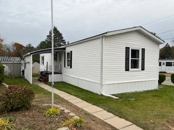 735 Memorial Dr #40, Chicopee, MA 01020