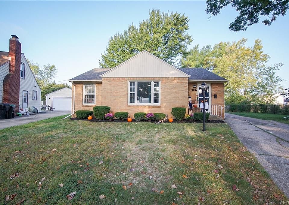 1st image of 18 Summerwood Ct