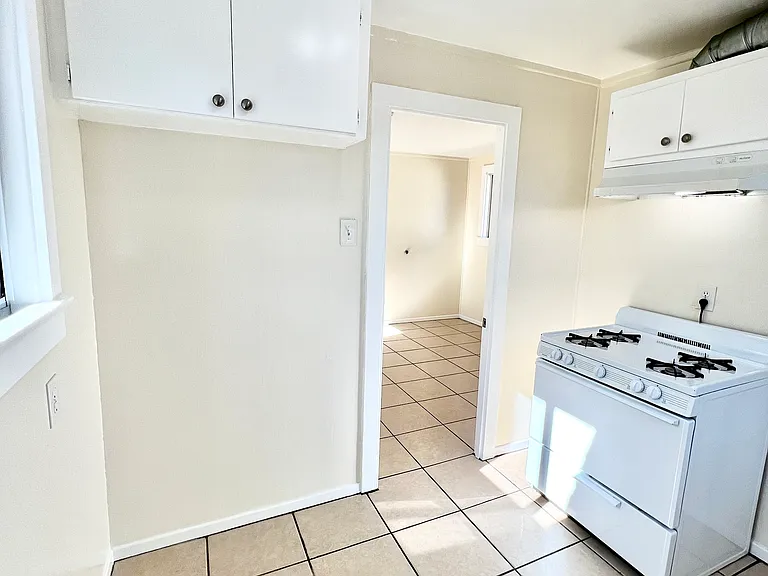 721 Flint Ave — Photo 7