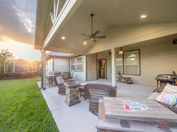 11207 Willowcrest Ln, Tomball, TX 77375