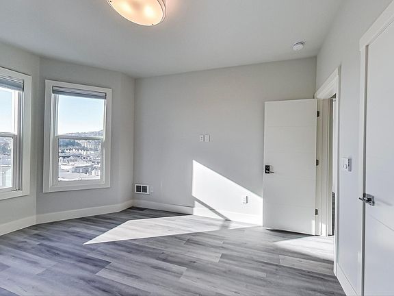 2nd image of 3680D 16th St