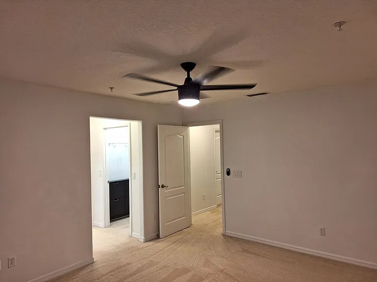 1017 Priory Cir — Photo 25