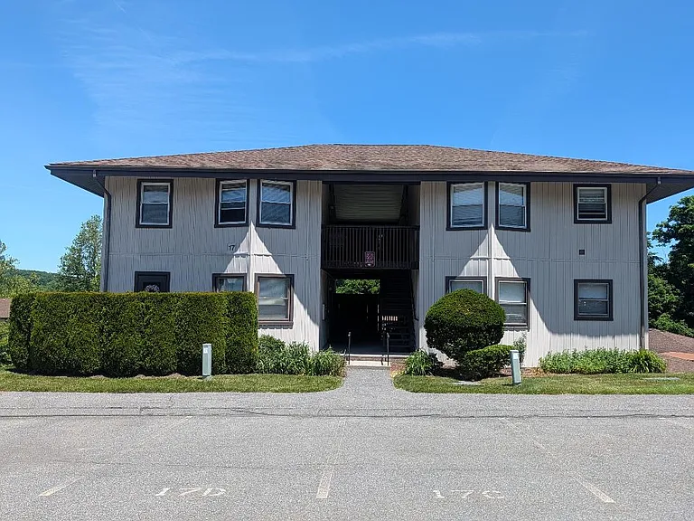17 Hastings Ct #A — Photo 2