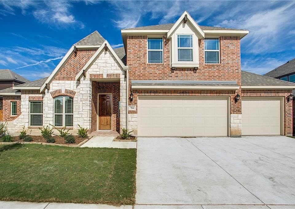 1st image of 704 Bent Oak Dr