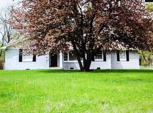 576 Rosehill Dr, Clarksville, TN 37042