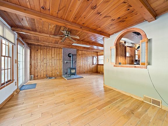 5th image of 63 Reed St