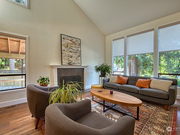 4th image of 5027 136th Street SE