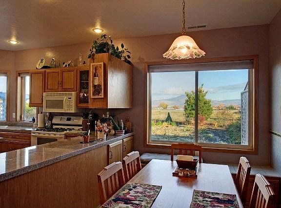 5th image of 1416 Ross Ln
