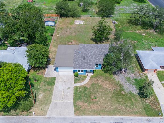 4th image of 234 Gaiety Ln