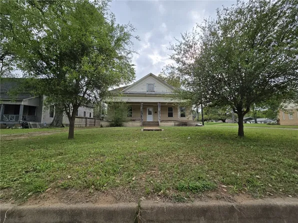 500 Cedar St, Hearne, TX 77859