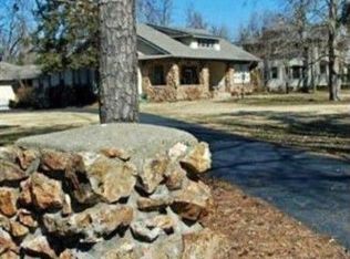 1455 E Meadowmere St, Springfield, MO 65804