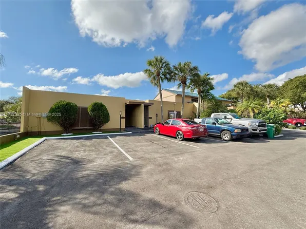 16011 Kingsmoor Way Unit 16011, Hialeah, FL 33014