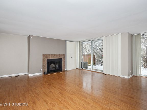 3rd image of 1811 Four Lakes Ave APT 1B