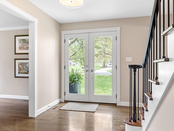 4th image of 1680 Foxleigh Ct
