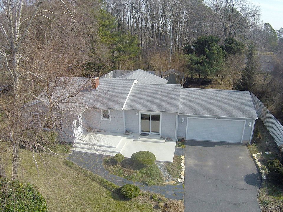 1st image of 121 Chesapeake Bay Dr