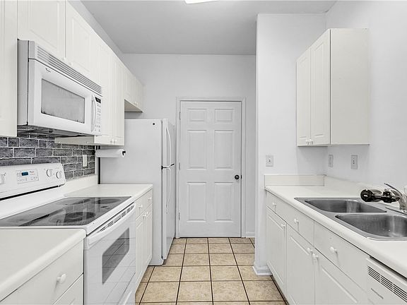 5th image of 3297 S College St APT B201