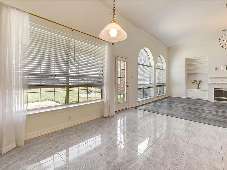 8803 Memorial Creek Dr — Photo 23